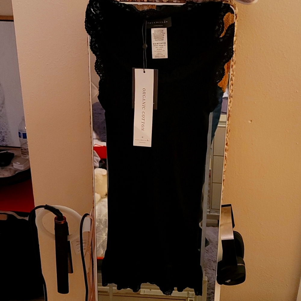 Sleeveless black top